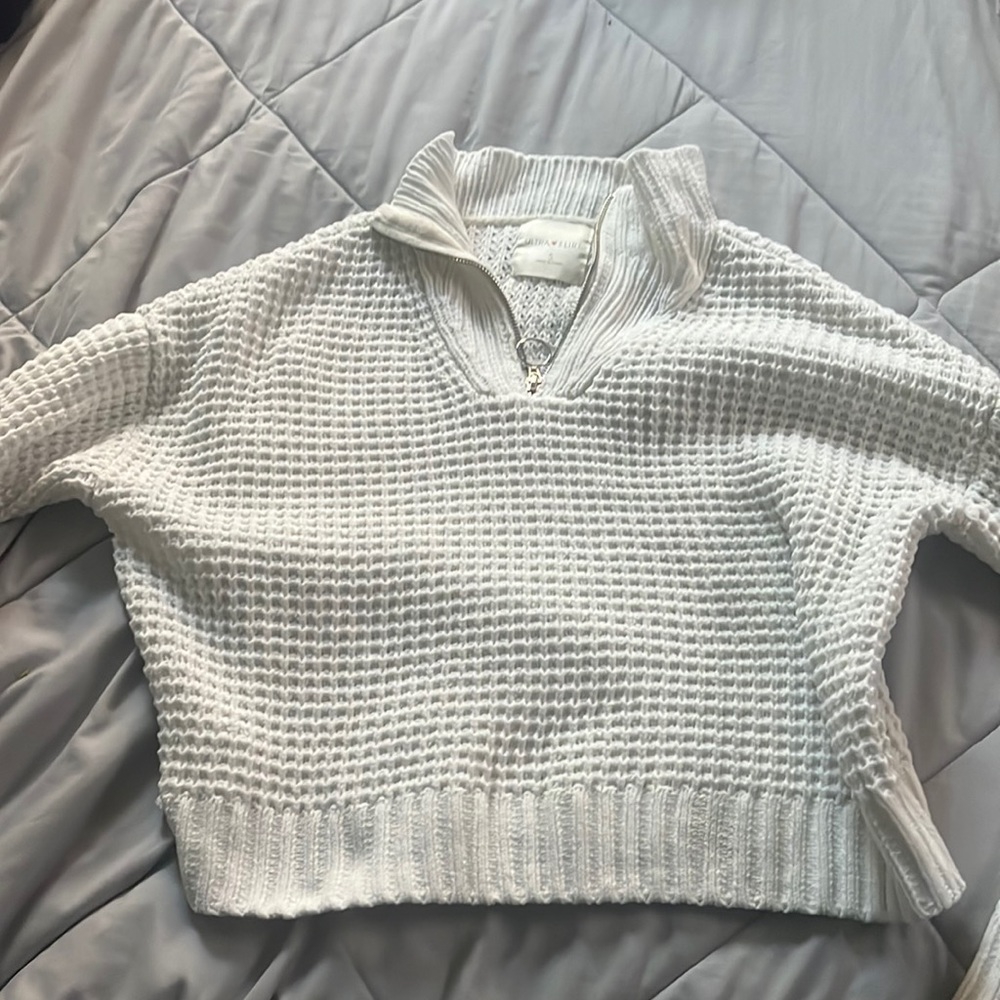 Cropped knitted sweater